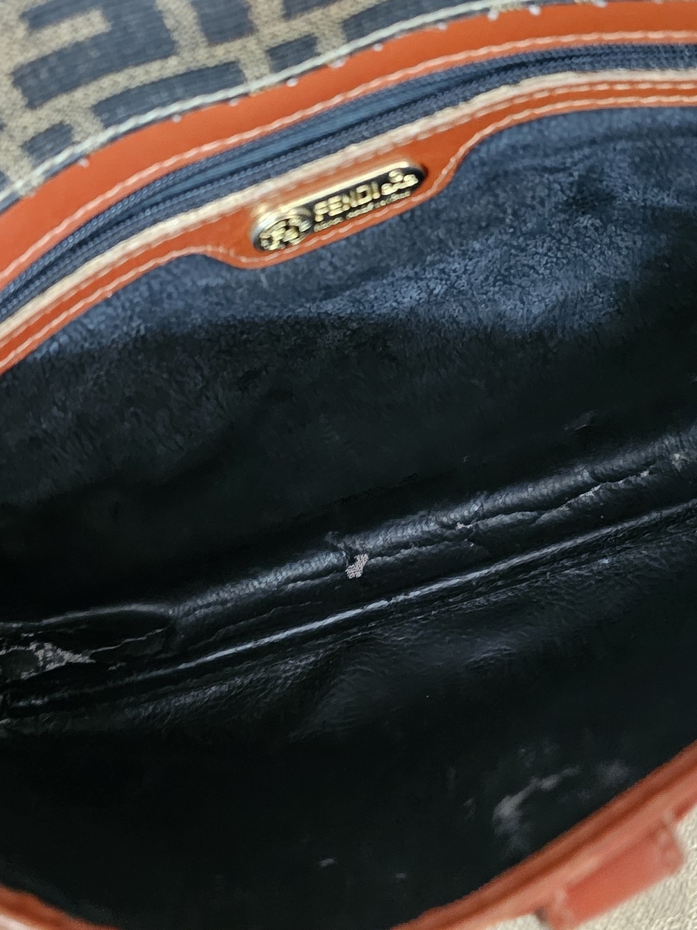 Fendi FF Zucca Crossbody Bag - VINTAGE & AUTHENTIC - Picture 7 of 8